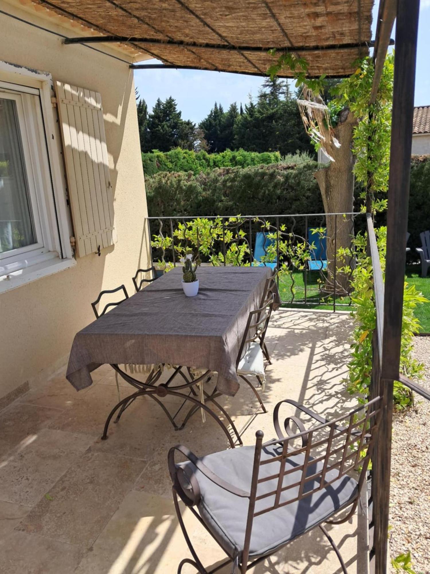 La maison de Manon, 4-5personnes, 75m2, centre village, jardin et wifi Maussane-les-Alpilles Extérieur photo
